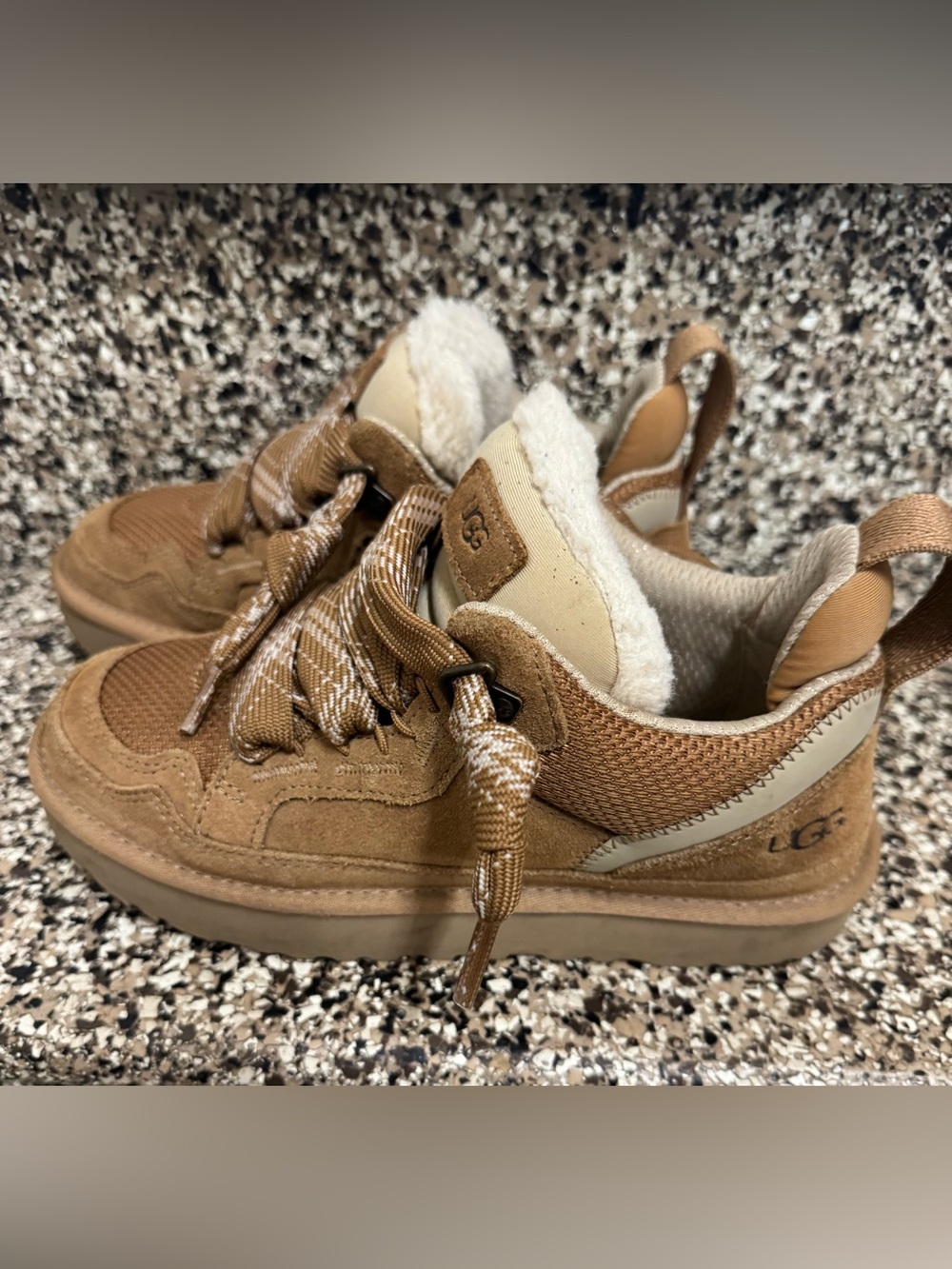 UGG Women's Lowmel sneakers in Chestnut feature plush lining and bold, two-tone - Picture 2 of 5